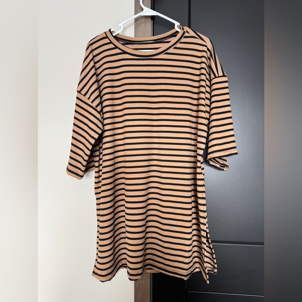 **SET**.  Cute tan and black striped lounge set, STYLYVE is the brand, size 1XL